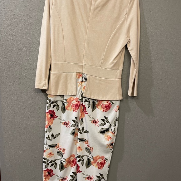 Floral dress - Picture 2 of 3